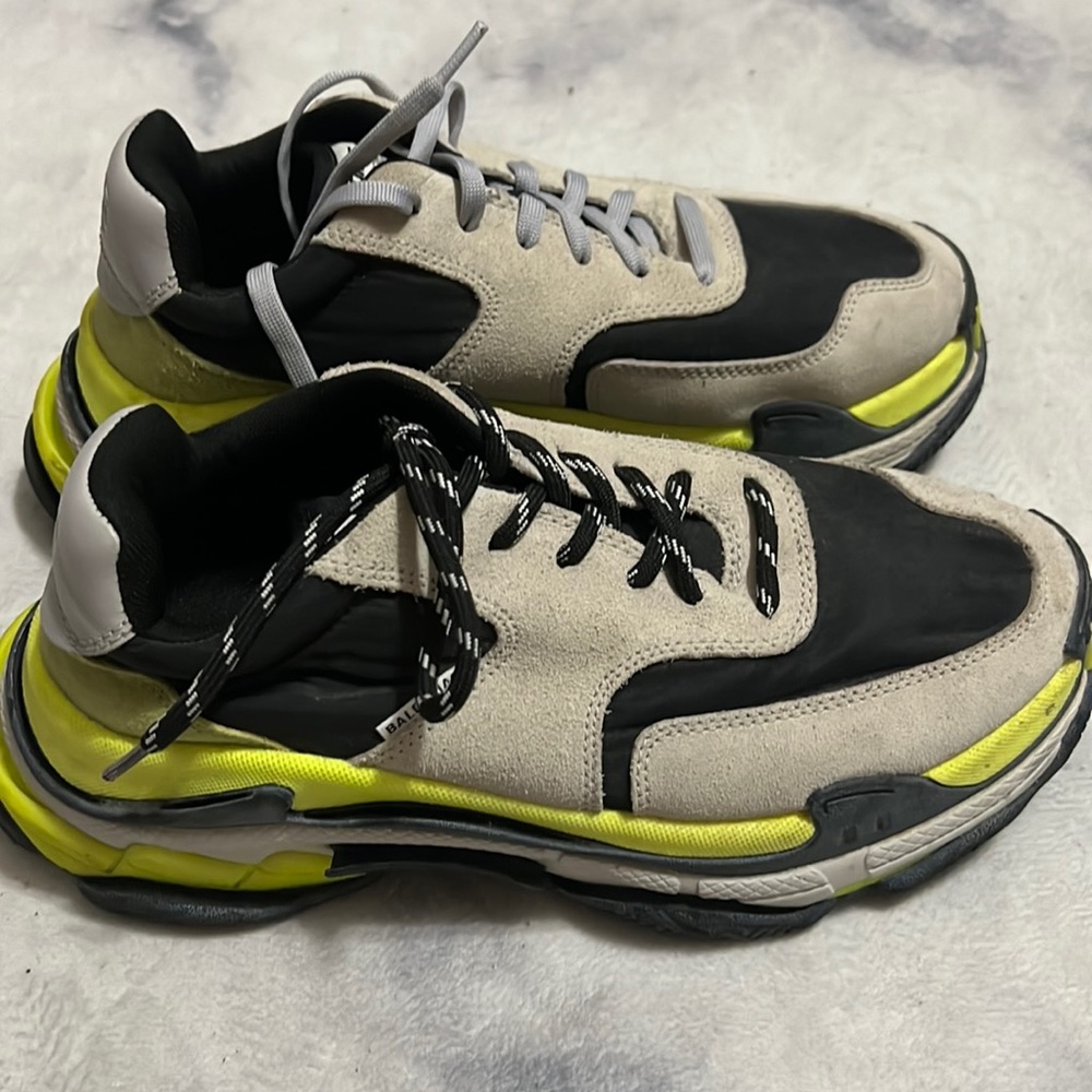 Balenciaga tripple s size 7